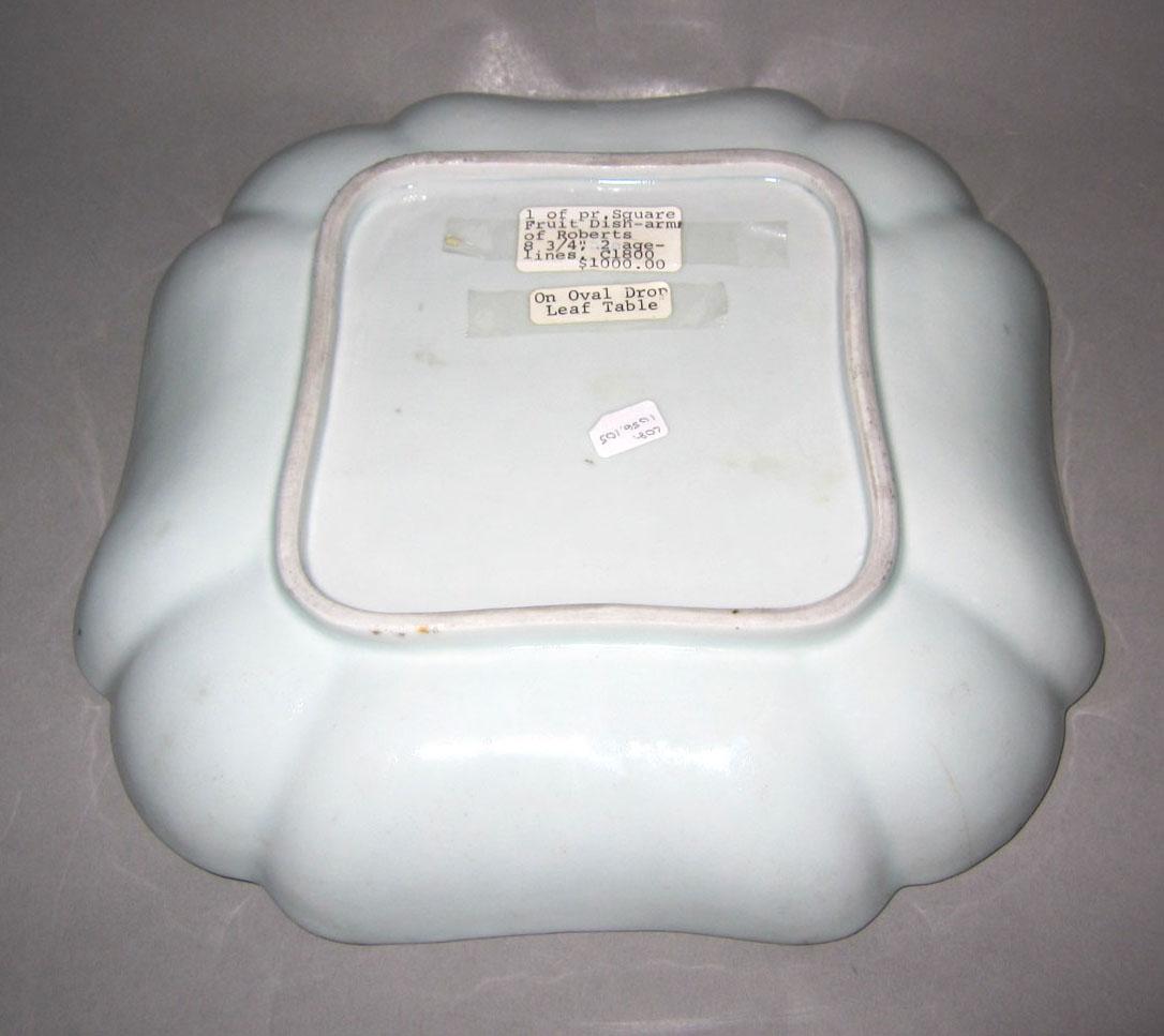 2010.0008.105 Porcelain dish underside