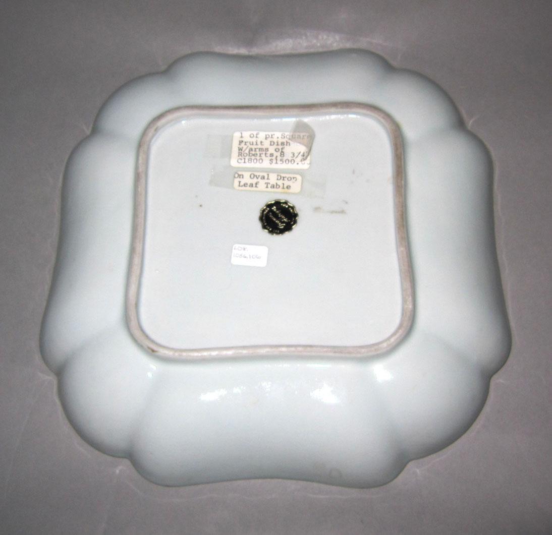 2010.0008.106 Porcelain dish underside