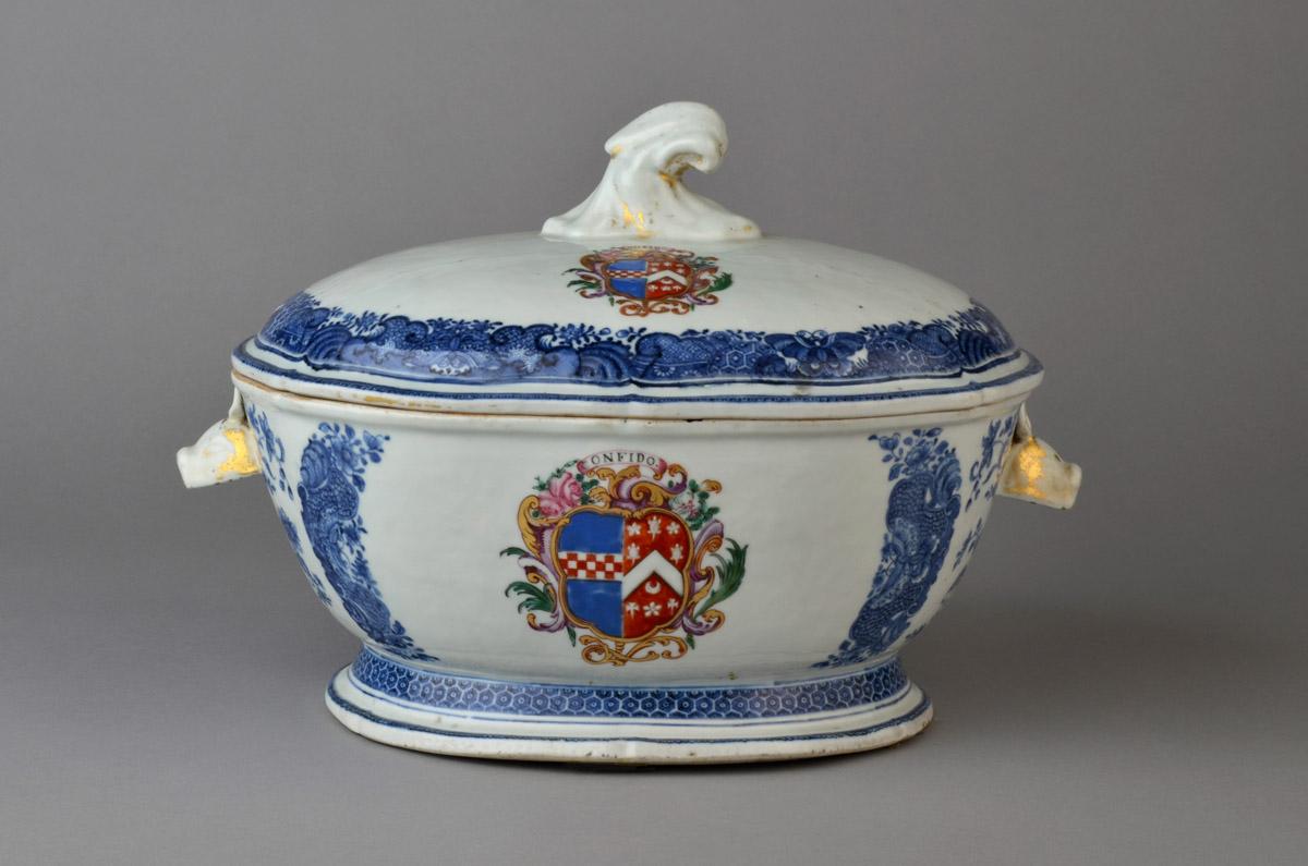 2010.0008.107 A,B Porcelain tureen