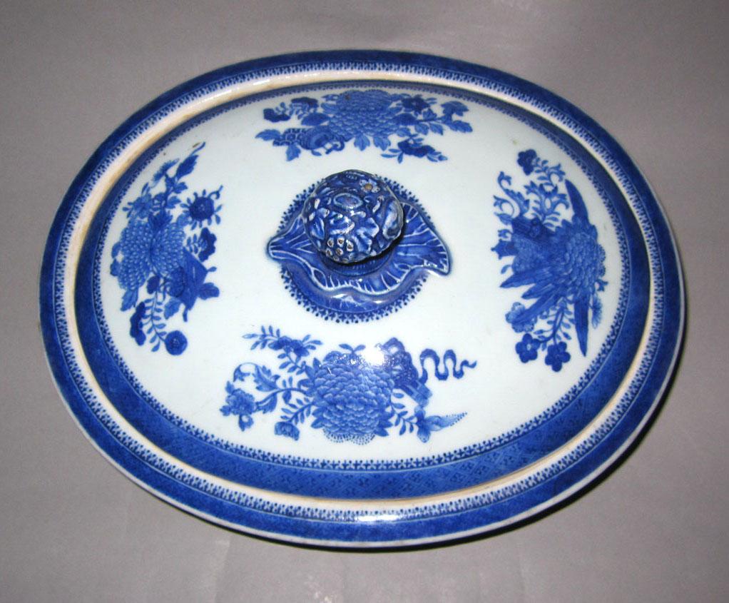 2010.0008.115 A,B Porcelain dish top