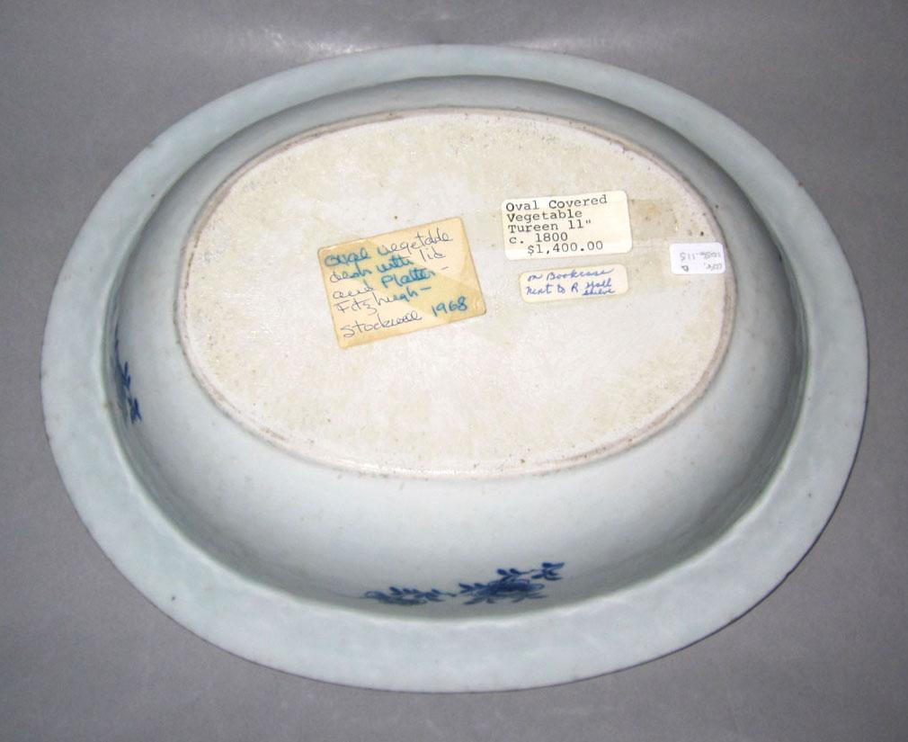 2010.0008.115 A Porcelain dish underside