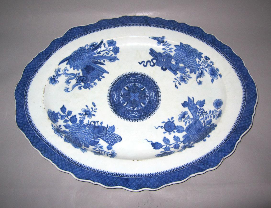 2010.0008.117 Porcelain dish