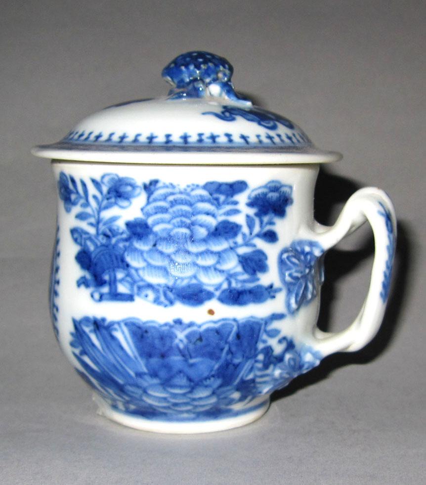 2010.0008.118 A,B Porcelain pot de creme