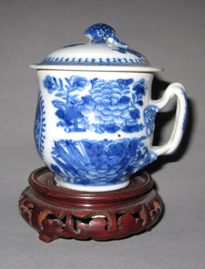 2010.0008.118 A, B, C Porcelain pot de creme and stand