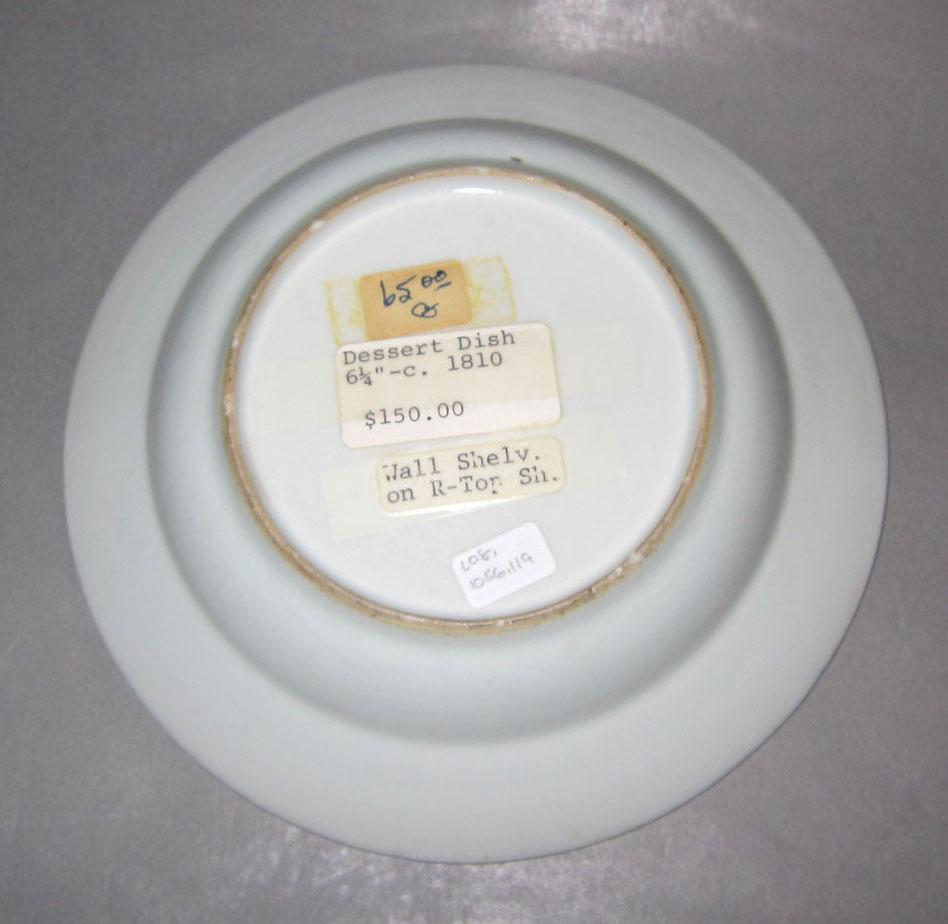 2010.0008.119 Porcelain dish underside