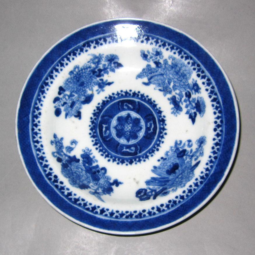 2010.0008.120 Porcelain dish