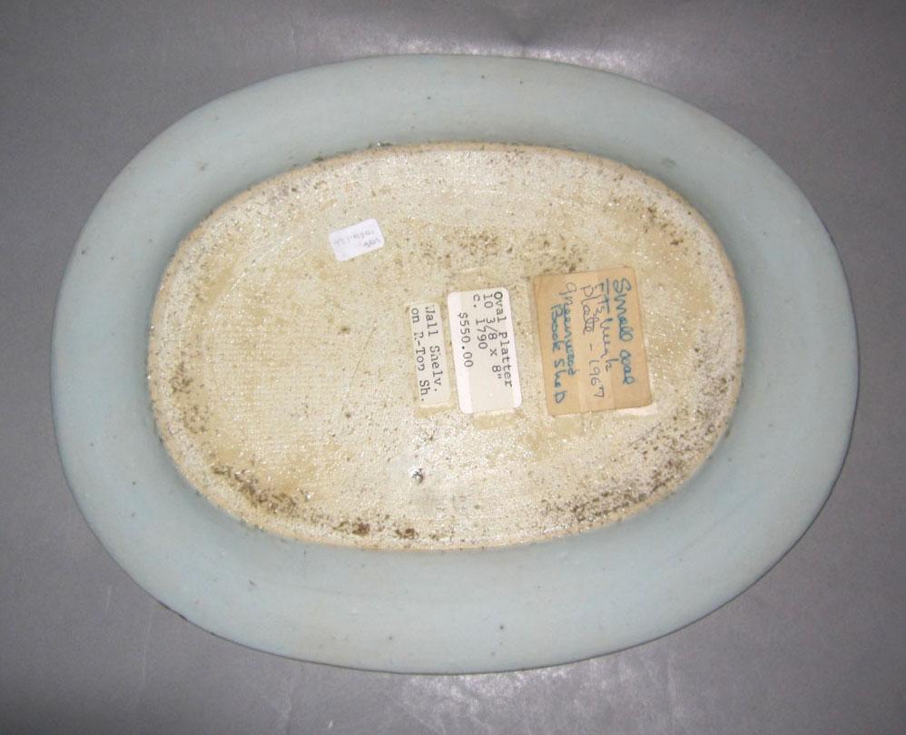 2010.0008.121 Porcelain dish underside