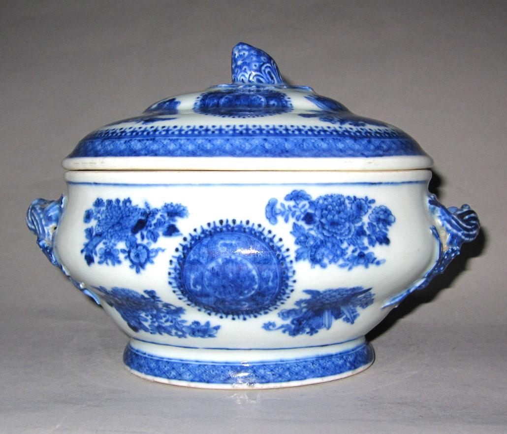 2010.0008.124 A,B Porcelain tureen