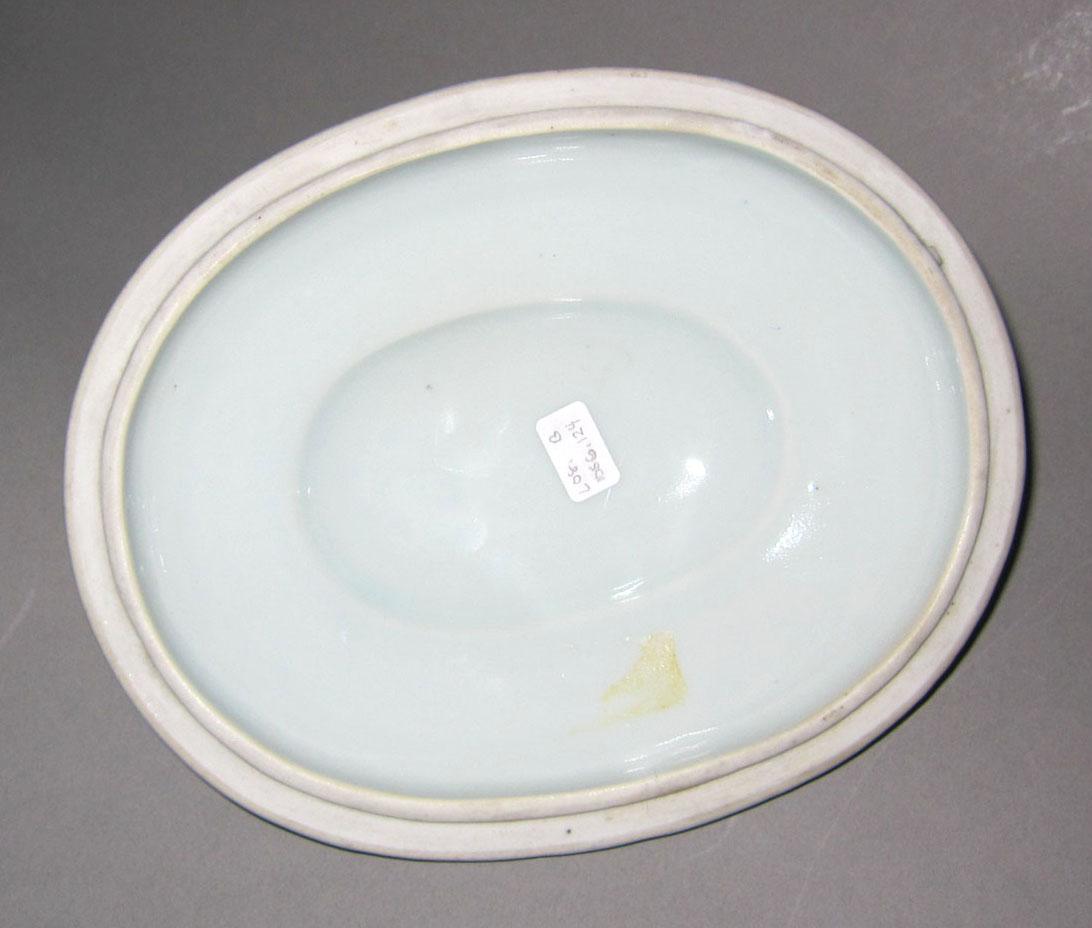 2010.0008.124 B Porcelain tureen underside