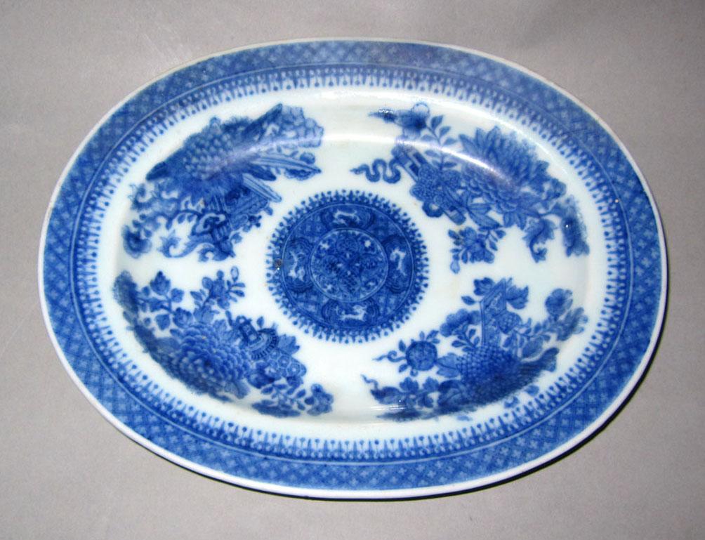 2010.0008.124 C Porcelain tureen stand