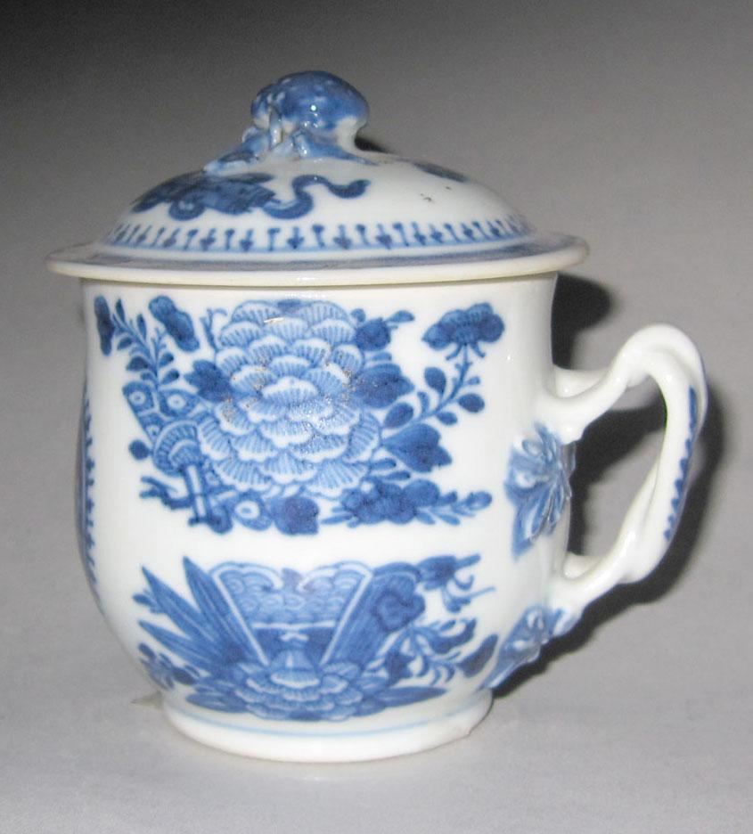 2010.0008.125 A,B Porcelain pot de creme
