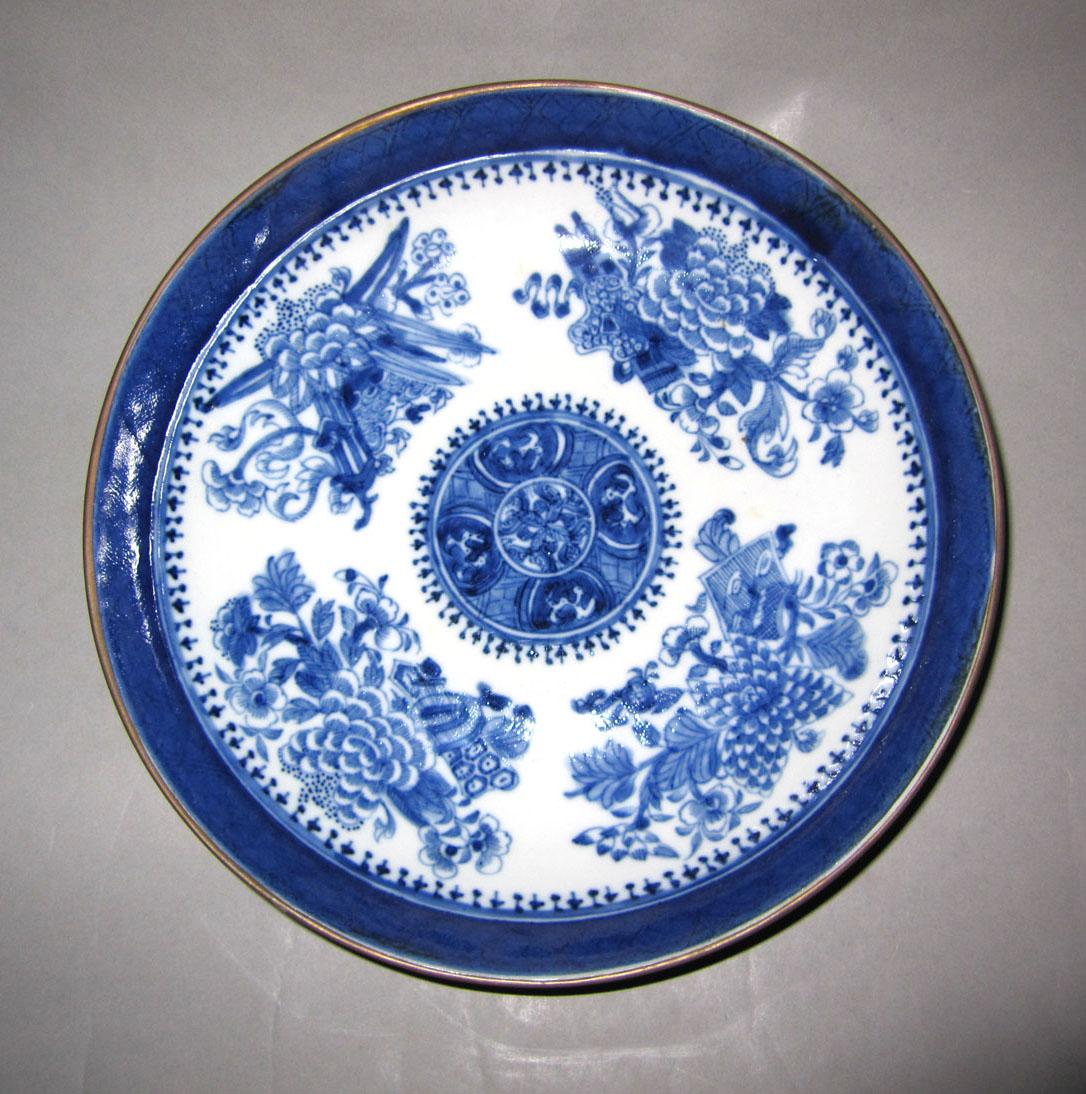 2010.0008.127 Porcelain dish
