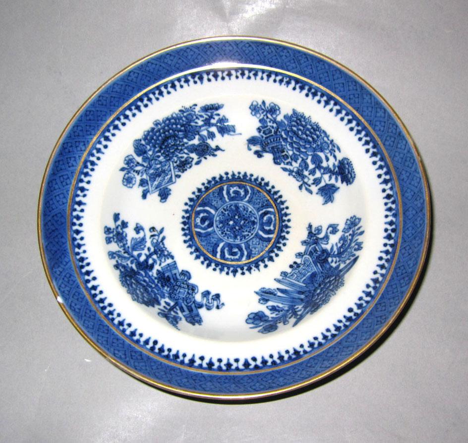 2010.0008.128 Porcelain dish