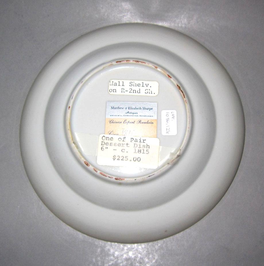 2010.0008.128 Porcelain dish underside