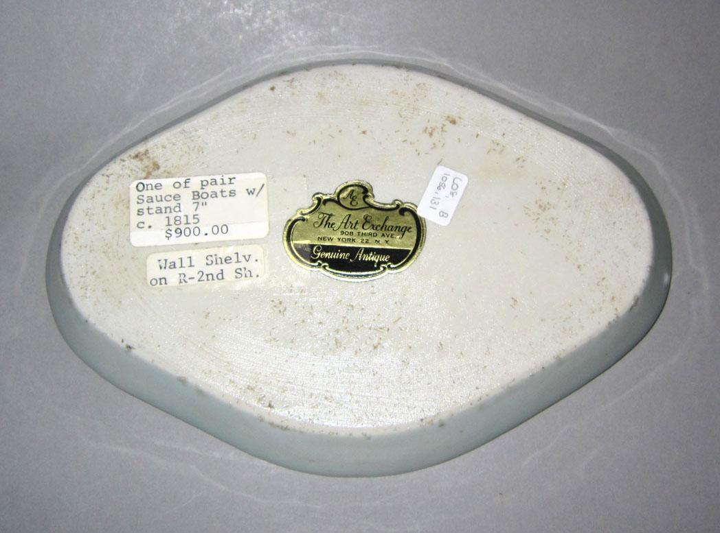 2010.0008.131 B Porcelain sauceboat underside