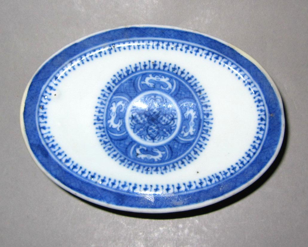 2010.0008.134 Porcelain salt top