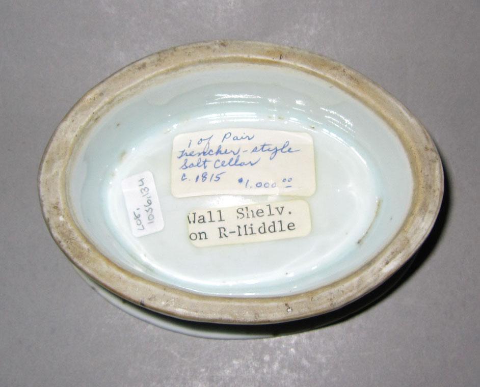 2010.0008.134 Porcelain salt underside