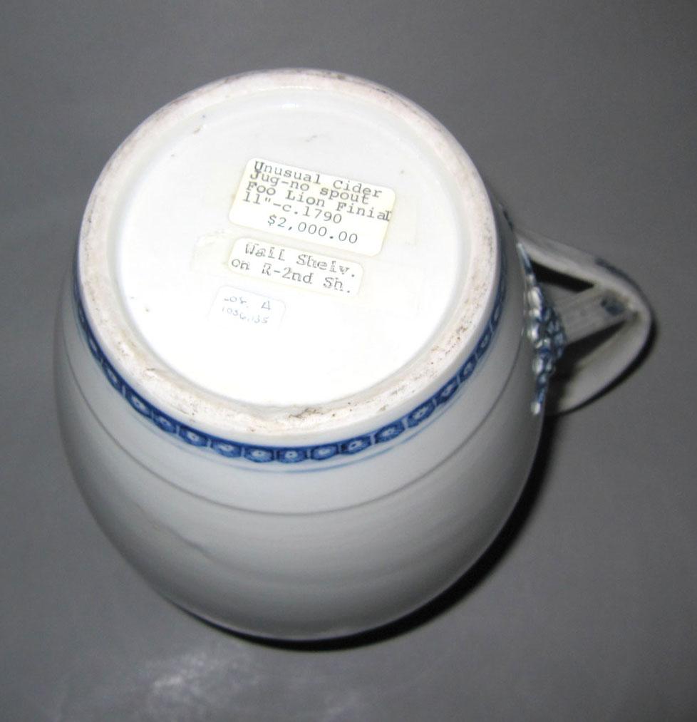 2010.0008.135 A Porcelain jug underside