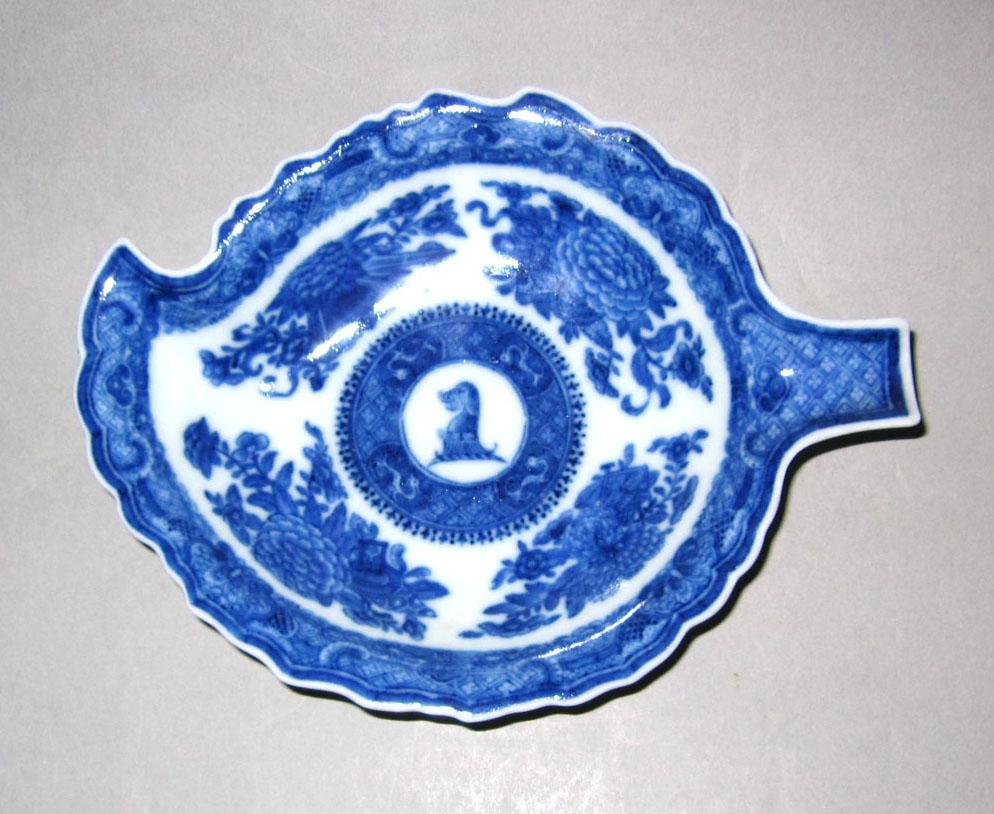 2010.0008.138 Porcelain dish