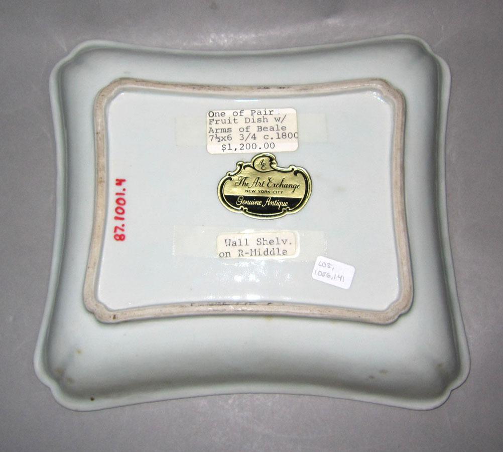 2010.0008.141 Porcelain dish underside