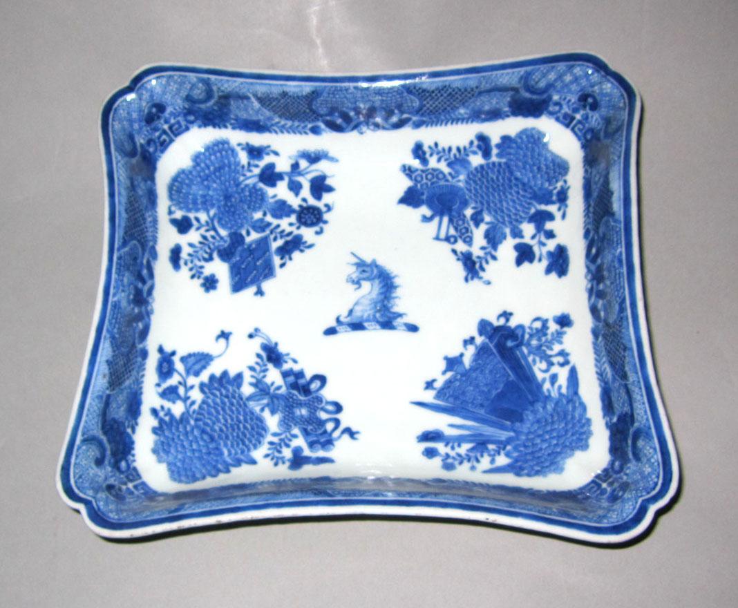 2010.0008.142 Porcelain dish