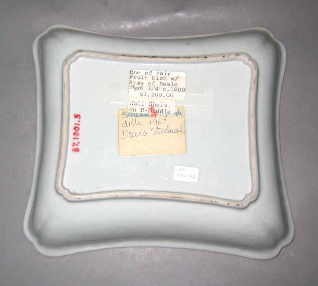 2010.0008.142 Porcelain dish underside