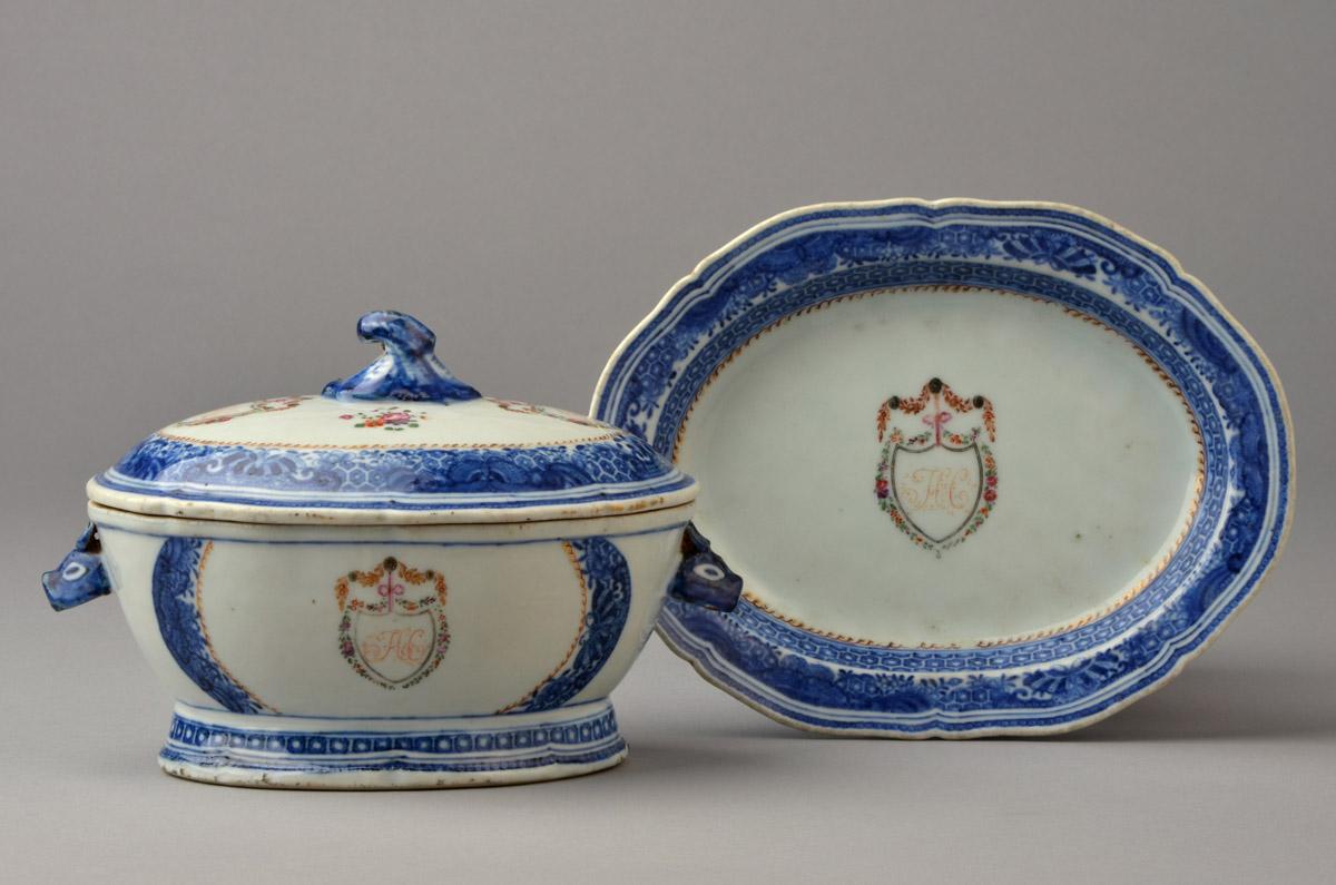 2010.0008.149 A-C Tureen and Tureen stand, view 2