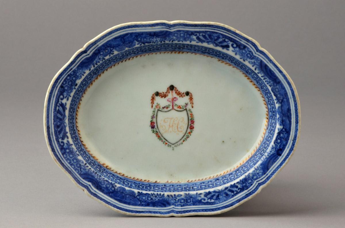 2010.0008.149 C Tureen stand