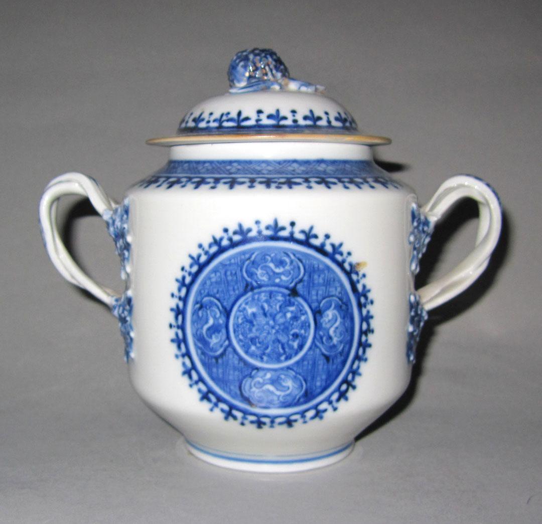 2010.0008.157 A,B Porcelain sugar bowl