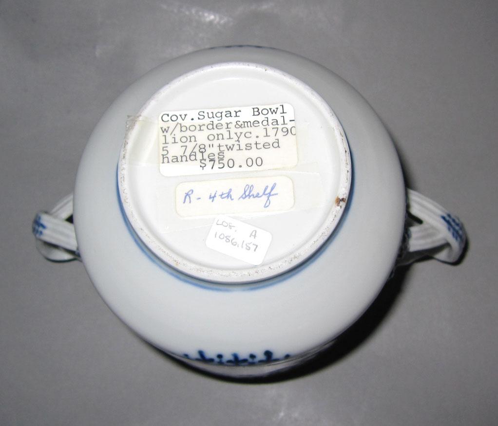 2010.0008.157 A Porcelain sugar bowl underside
