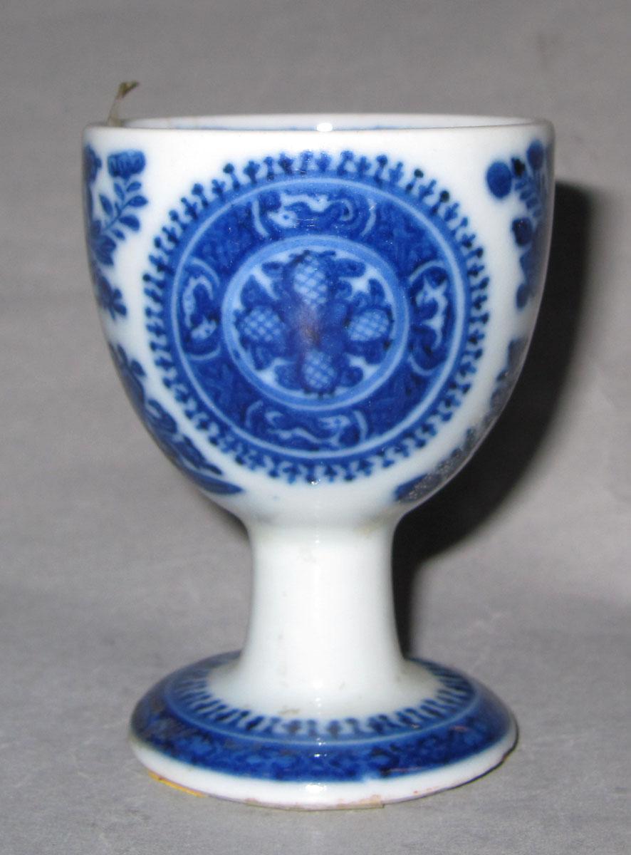 2010.0008.158 A Porcelain egg cup