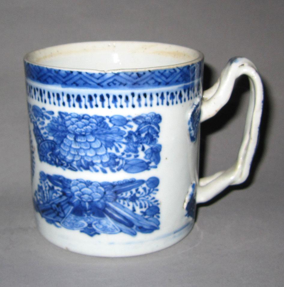 2010.0008.160 A Porcelain mug