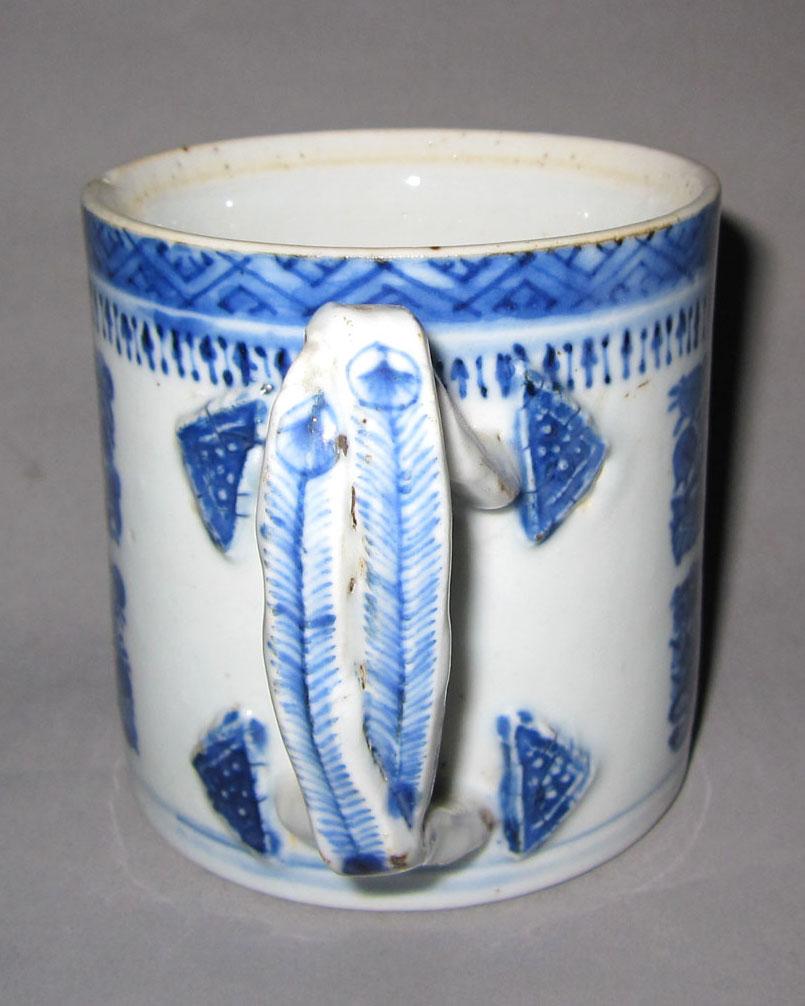 2010.0008.160 A Porcelain mug handle