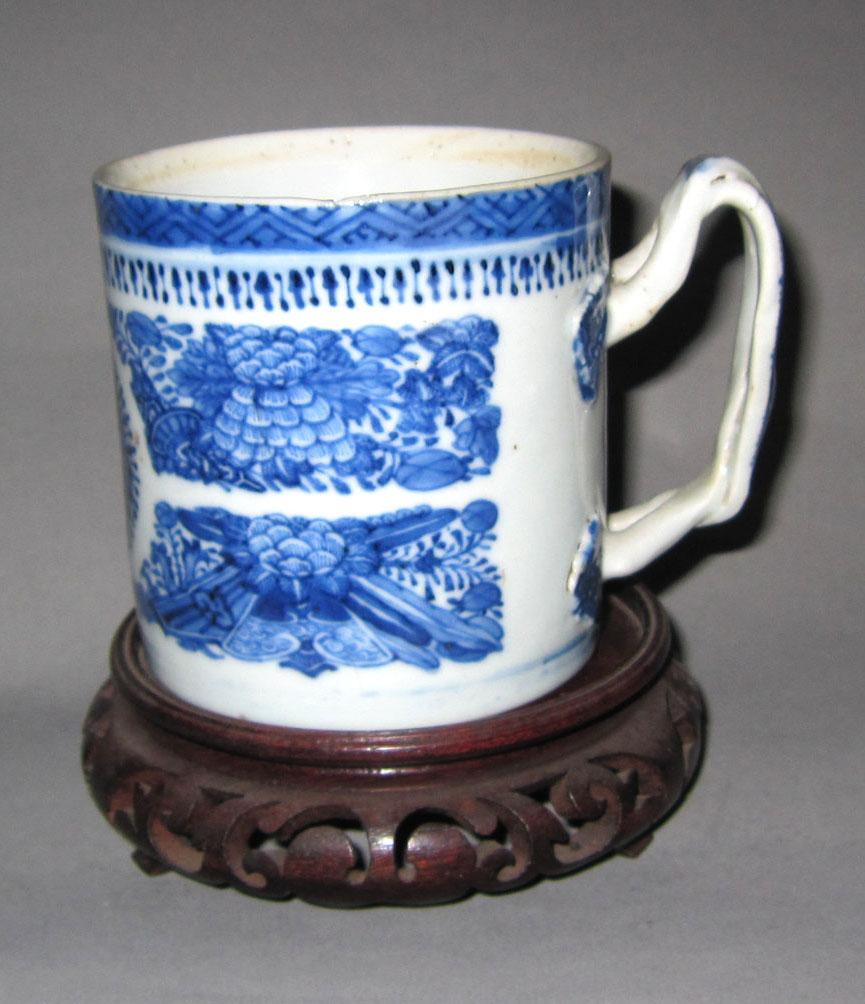 2010.0008.160 A,B Porcelain mug and stand