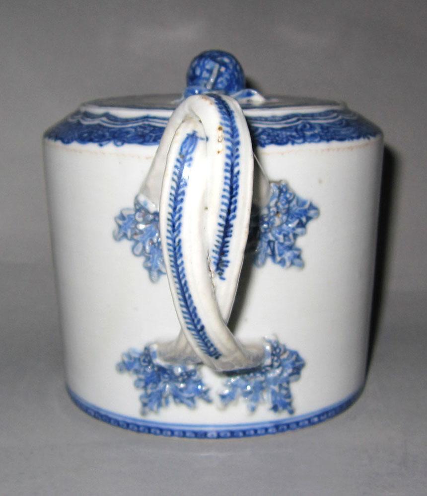2010.0008.161 A,B Porcelain teapot handle