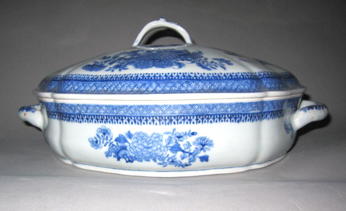 2010.0008.166 A,B Porcelain tureen