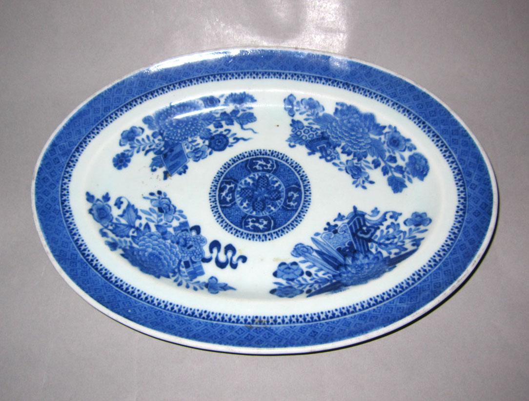 2010.0008.168 Porcelain dish