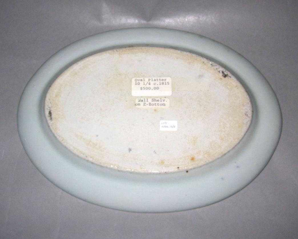2010.0008.168 Porcelain dish underside