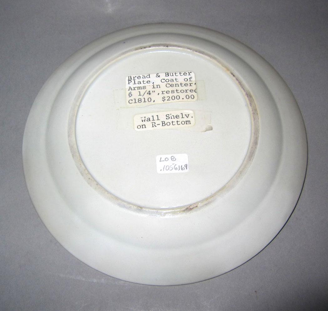 2010.0008.169 Porcelain plate underside