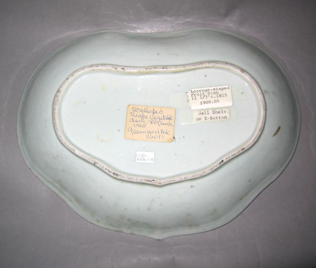 2010.0008.170 Porcelain dish underside