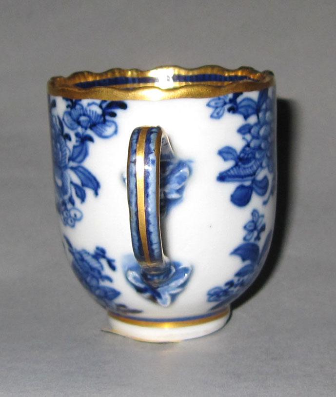 2010.0008.058.001 Porcelain coffee cup handle