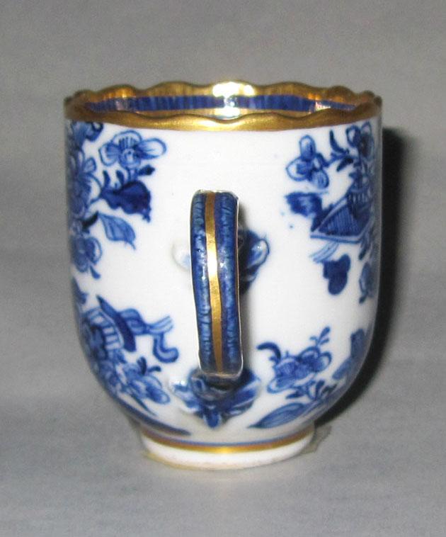 2010.0008.058.002 Porcelain coffee cup handle