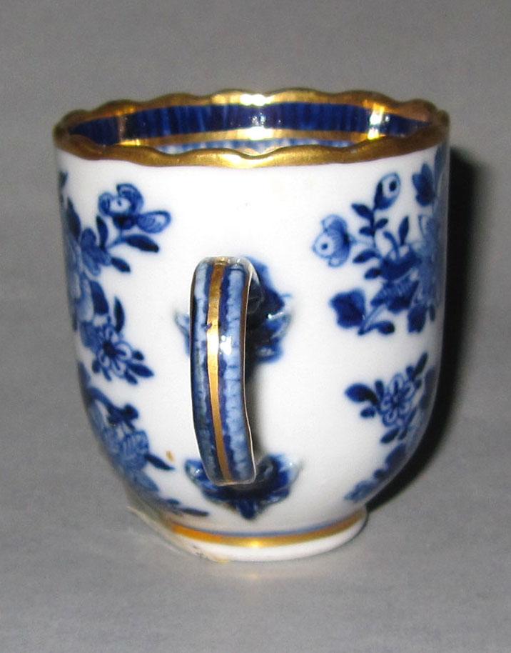 2010.0008.058.003 Porcelain coffee cup handle