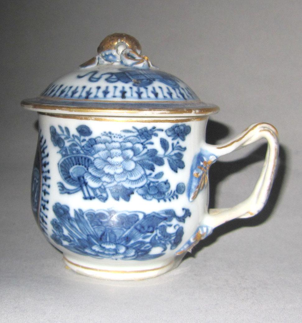 2010.0008.036 A,B Porcelain pot de creme