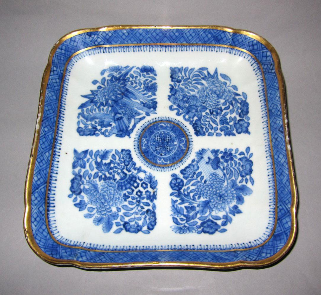 2010.0008.038 Porcelain dish
