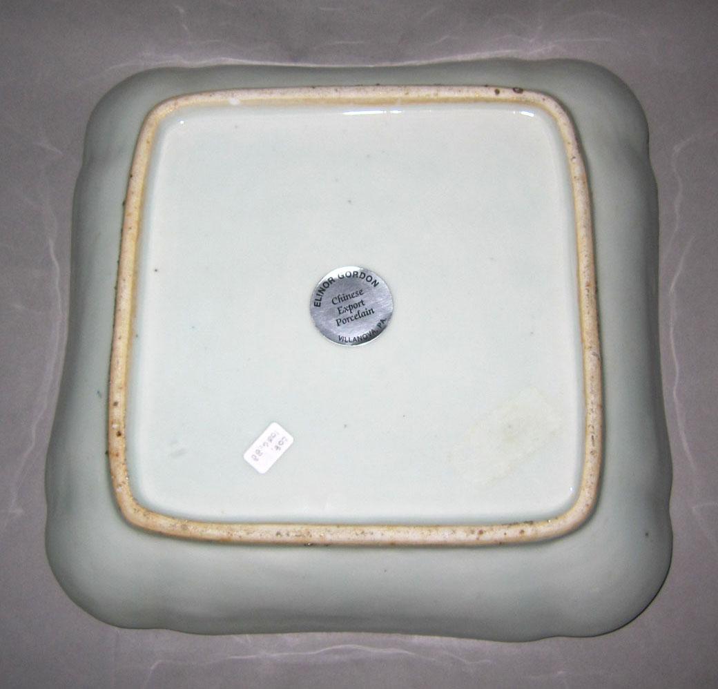 2010.0008.038 Porcelain dish underside
