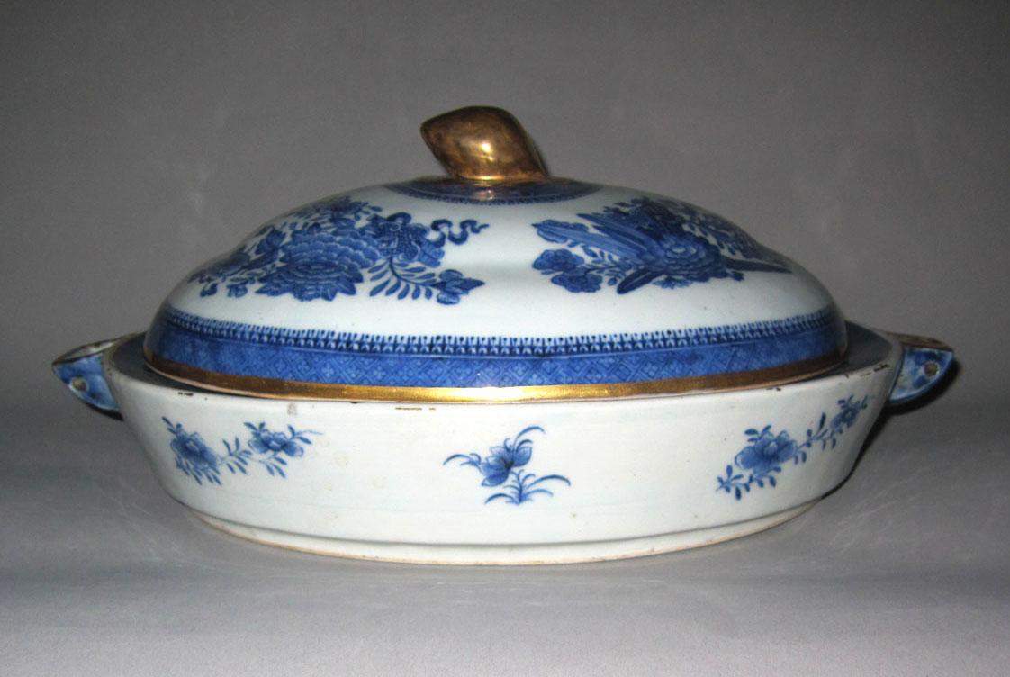2010.0008.102 A,B Porcelain dish