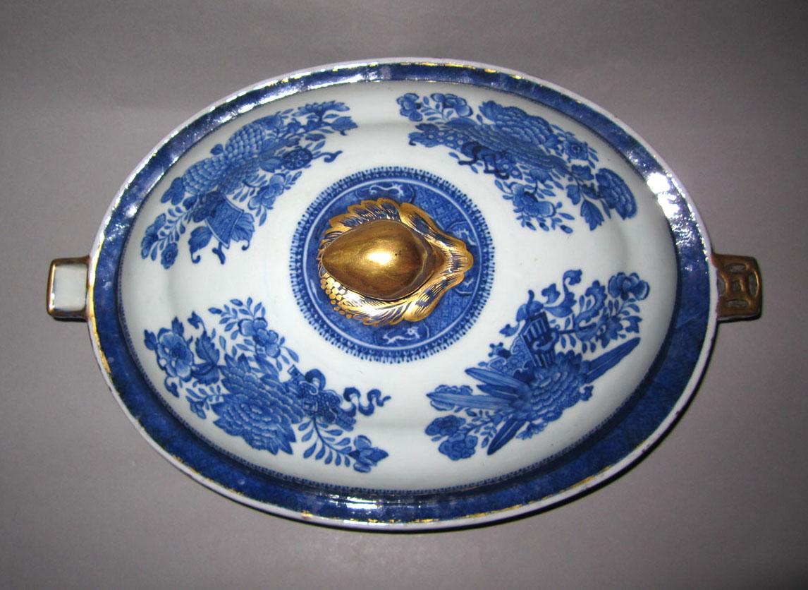 2010.0008.102 A,B Porcelain dish top