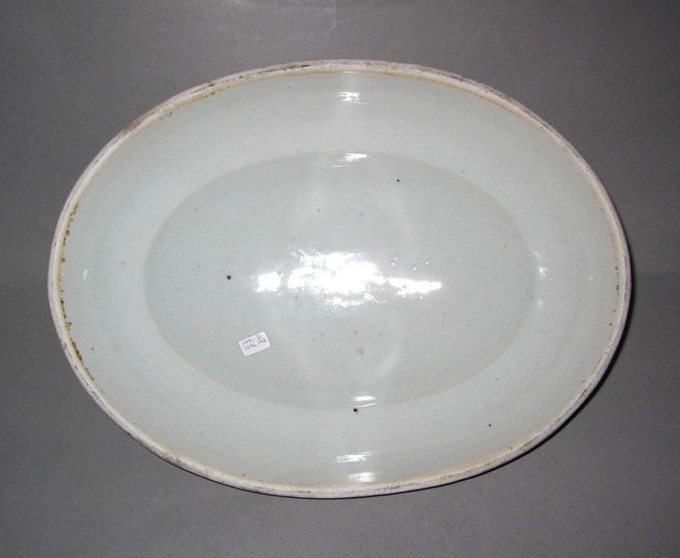 2010.0008.102 B Porcelain dish underside