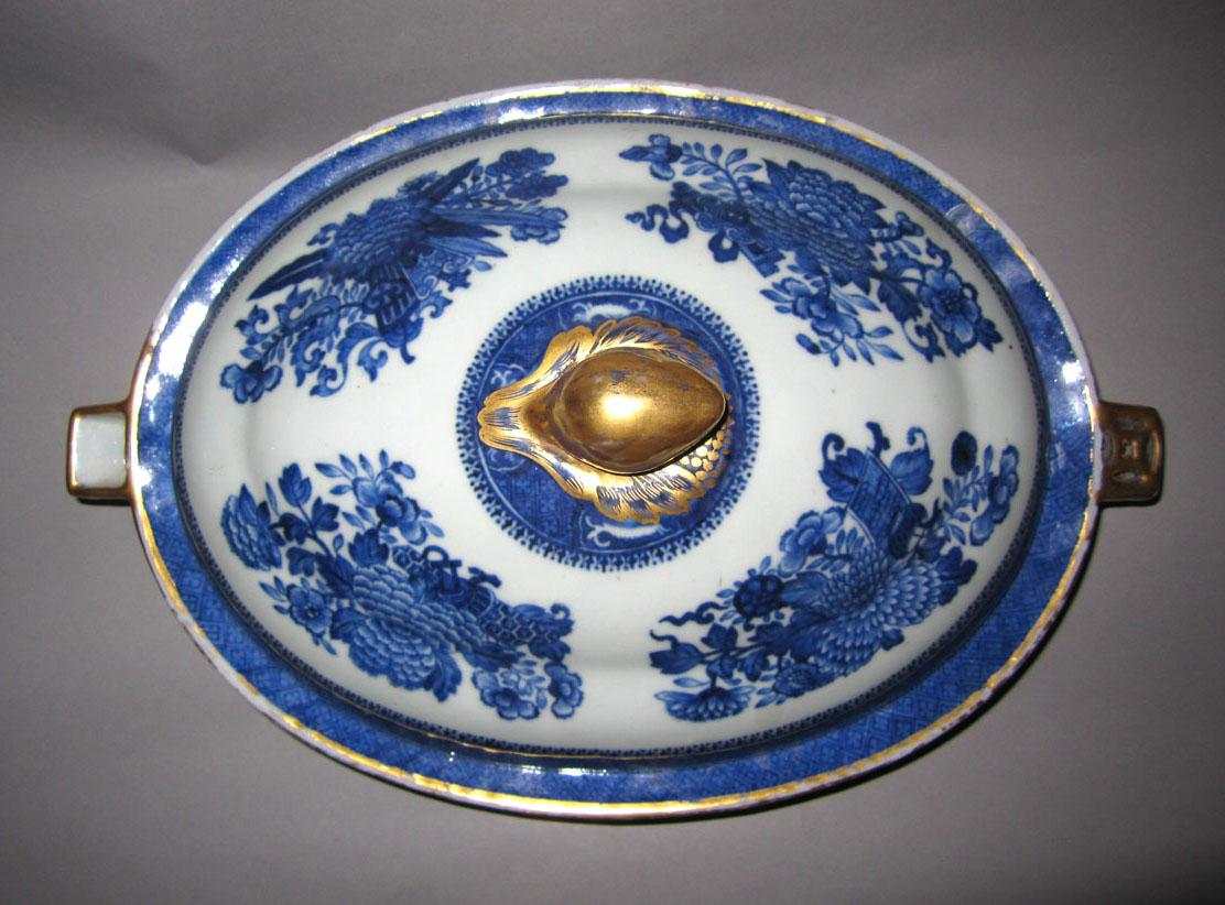 2010.0008.103 A,B Porcelain dish top